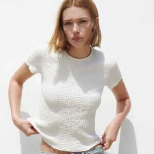 NWT $25 Zara Textured Stretch Crew Neck - LARGE